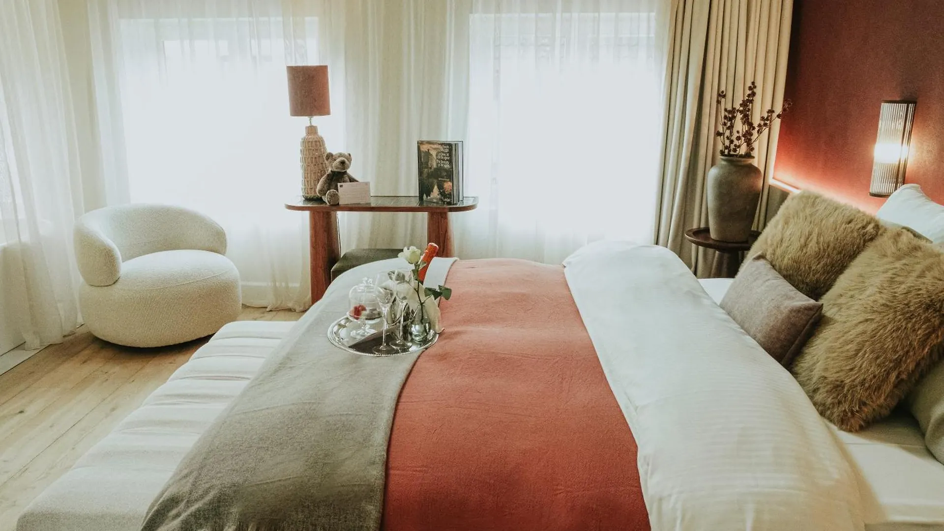 The Burgundy - Boutique B&B Μπριζ Bed and Breakfast