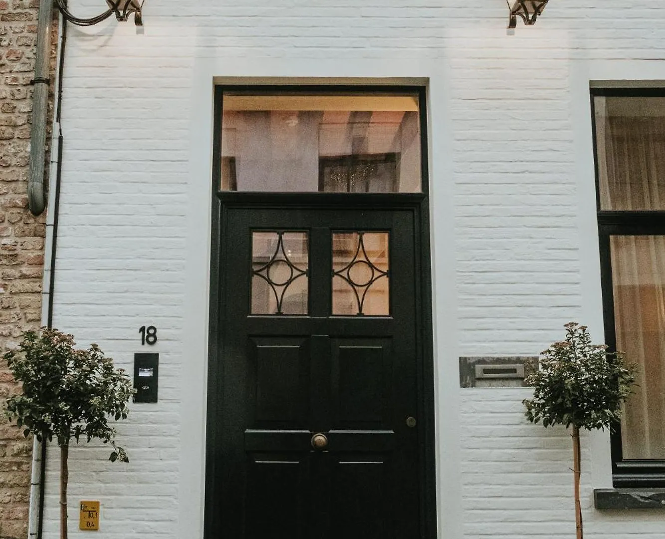 The Burgundy - Boutique B&B Μπριζ Bed and Breakfast