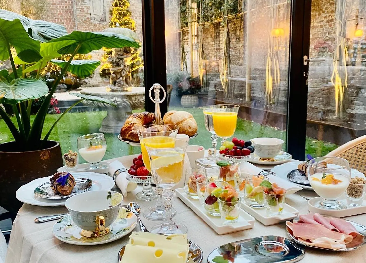 Bed and Breakfast The Burgundy - Boutique B&B Μπριζ